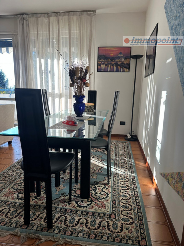 In quartiere residenziale di Marchesane, appartamento al secondo piano su vano scala di sei unità...