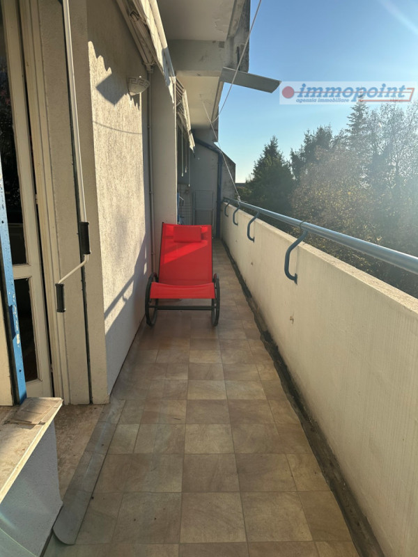 In quartiere residenziale di Marchesane, appartamento al secondo piano su vano scala di sei unità...