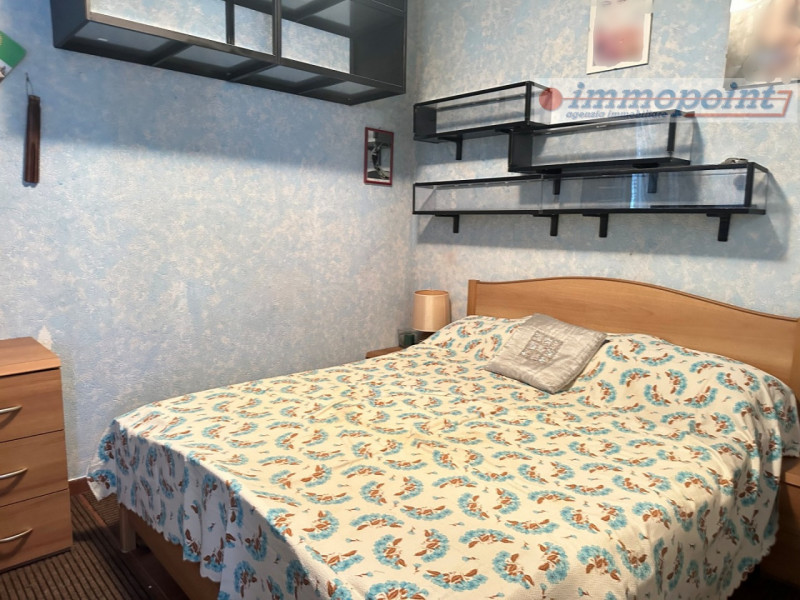 In quartiere residenziale di Marchesane, appartamento al secondo piano su vano scala di sei unità...