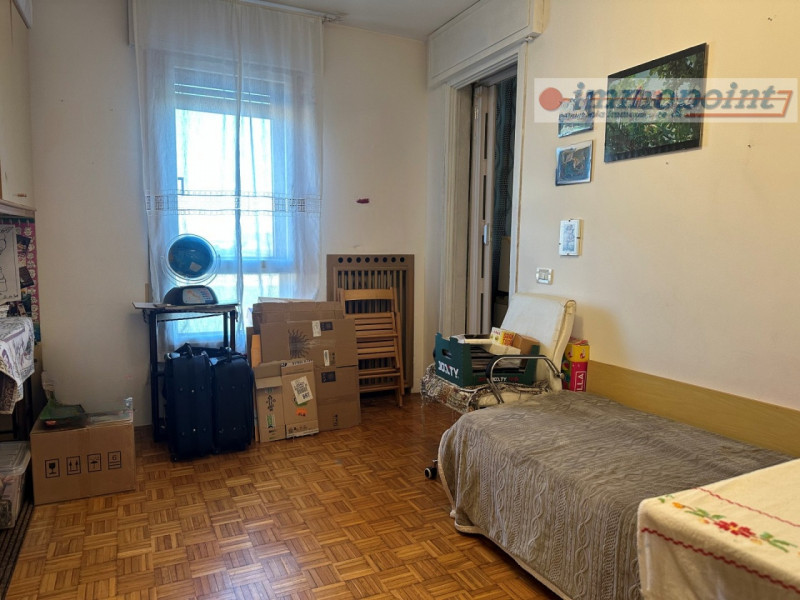 In quartiere residenziale di Marchesane, appartamento al secondo piano su vano scala di sei unità...