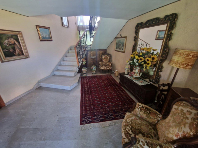 proponiamo soluzione indipendente dalle metrature introvabili, divisibile in due unità abitative....