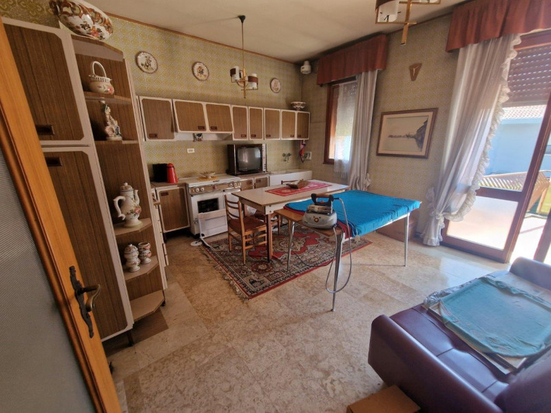 proponiamo soluzione indipendente dalle metrature introvabili, divisibile in due unità abitative....