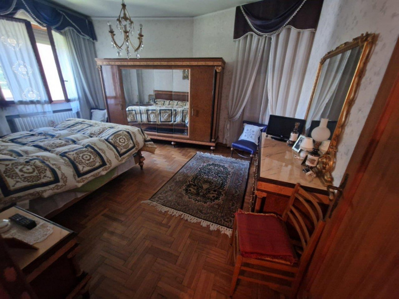 proponiamo soluzione indipendente dalle metrature introvabili, divisibile in due unità abitative....