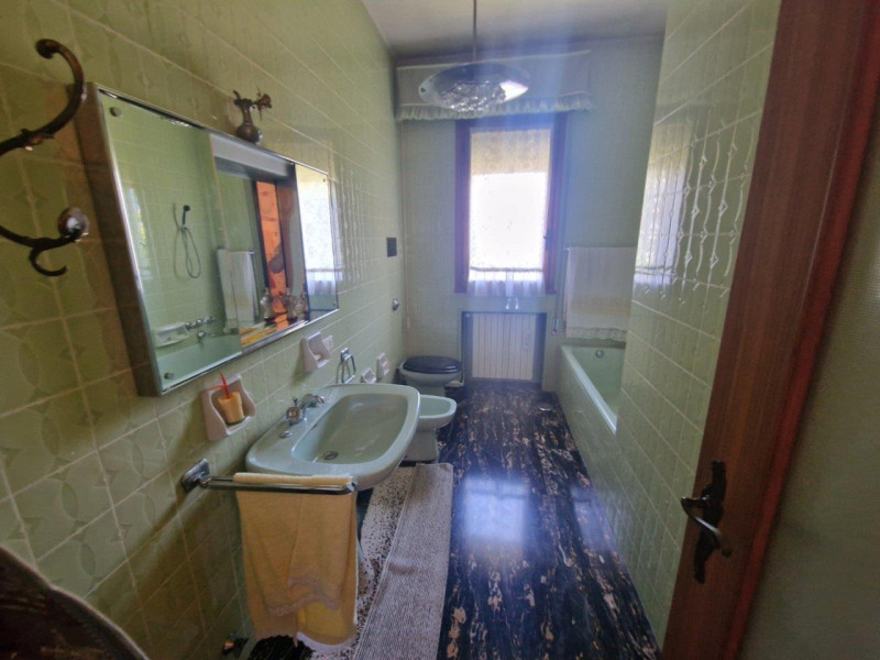 proponiamo soluzione indipendente dalle metrature introvabili, divisibile in due unità abitative....