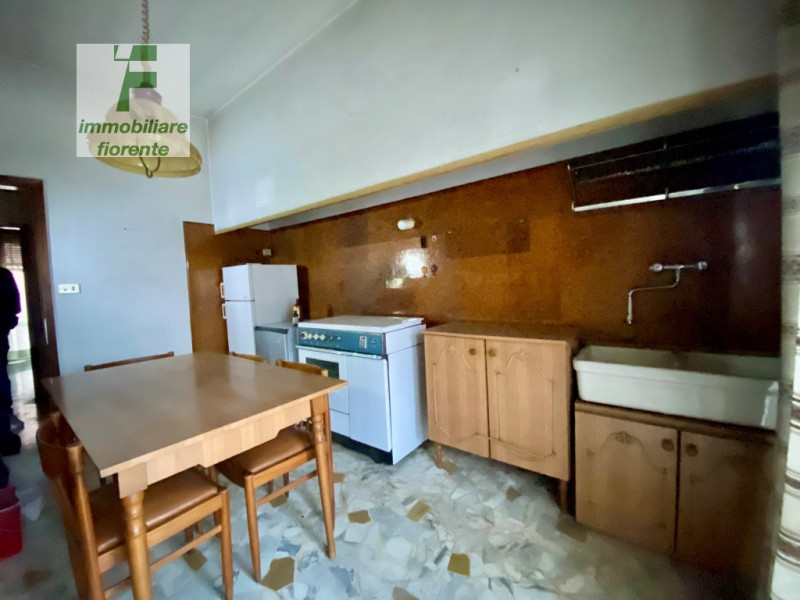 IN QUARTIERE RESIDENZIALE...COMODO AL CENTRO CITTA'...SU SOLE 4 UNITA'...APPARTAMENTO DI MQ 89......