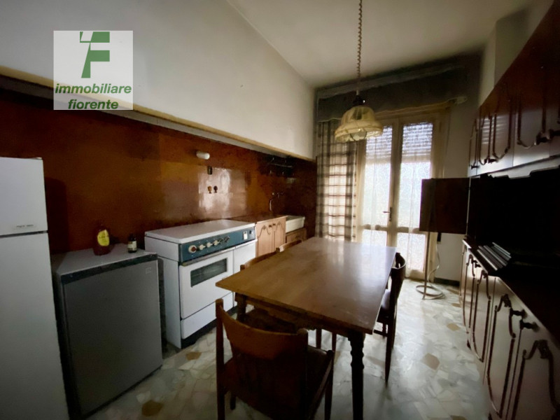 IN QUARTIERE RESIDENZIALE...COMODO AL CENTRO CITTA'...SU SOLE 4 UNITA'...APPARTAMENTO DI MQ 89......