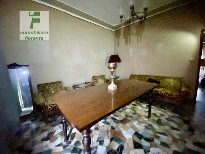 IN QUARTIERE RESIDENZIALE...COMODO AL CENTRO CITTA'...SU SOLE 4 UNITA'...APPARTAMENTO DI MQ 89......