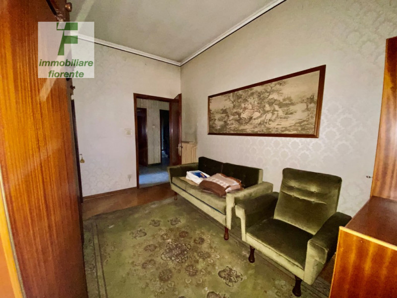 IN QUARTIERE RESIDENZIALE...COMODO AL CENTRO CITTA'...SU SOLE 4 UNITA'...APPARTAMENTO DI MQ 89......