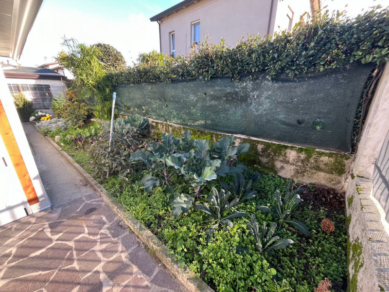 Stai cercando una soluzione semi-indipendente, completamente ristrutturata, in centro di Albignas...