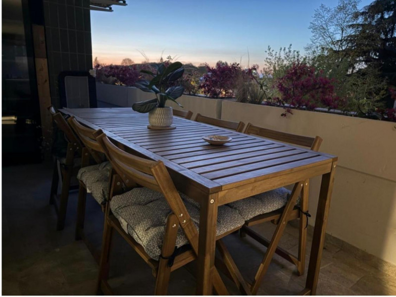 In vendita appartamento totalmente ristrutturato a nuovo, situato al terzo piano con ascensore in...