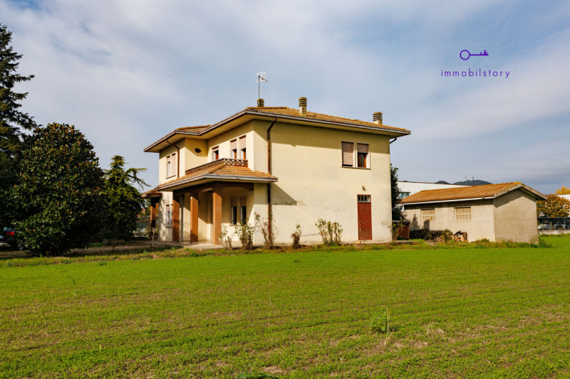 Casa singola di circa 200 mq con 1500 mq di terreno.

L’immobile è stato mantenuto con cura e si ...
