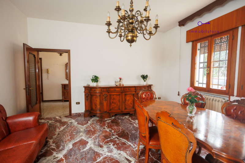 Casa singola di circa 200 mq con 1500 mq di terreno.

L’immobile è stato mantenuto con cura e si ...