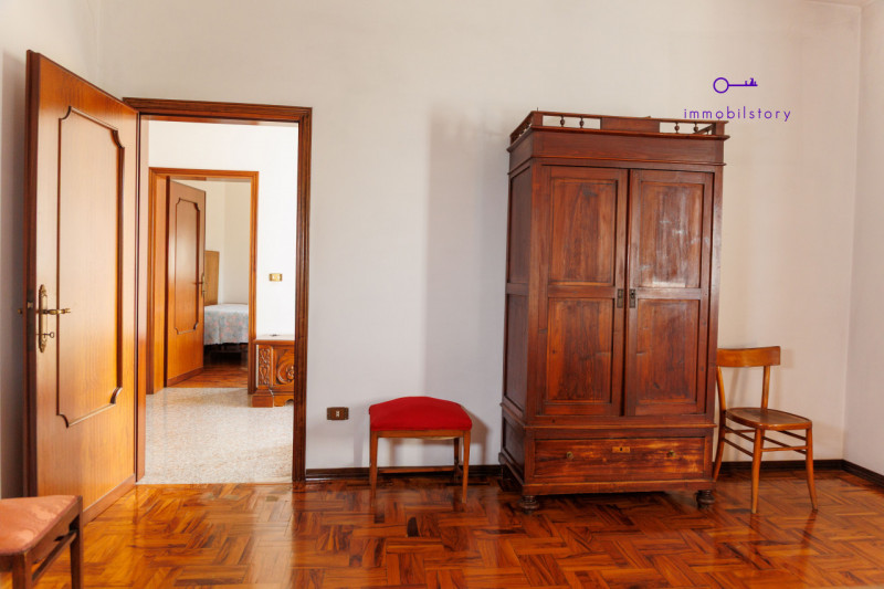 Casa singola di circa 200 mq con 1500 mq di terreno.

L’immobile è stato mantenuto con cura e si ...