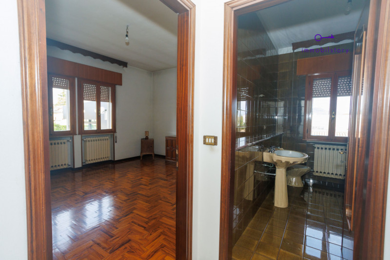 Casa singola di circa 200 mq con 1500 mq di terreno.

L’immobile è stato mantenuto con cura e si ...