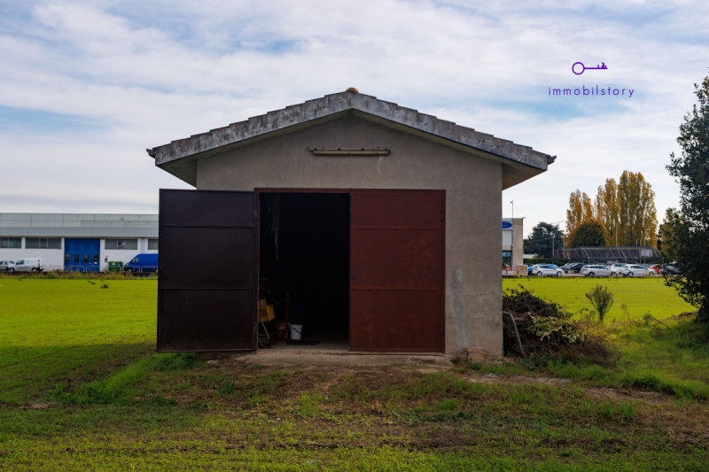 Casa singola di circa 200 mq con 1500 mq di terreno.

L’immobile è stato mantenuto con cura e si ...