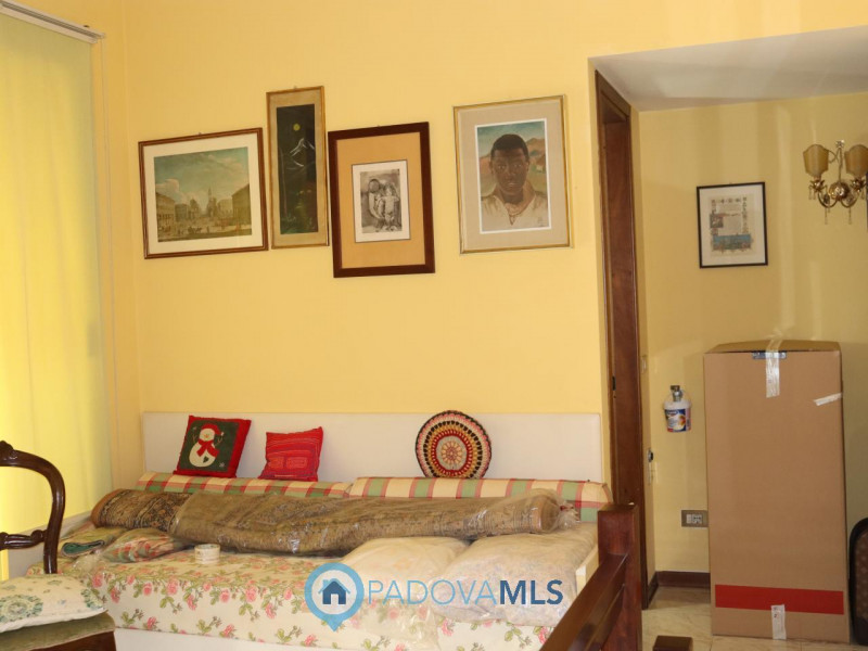 Immobile in esclusiva al Gruppo Padova MLS

In zona Mortise, proponiamo in vendita un luminoso ap...