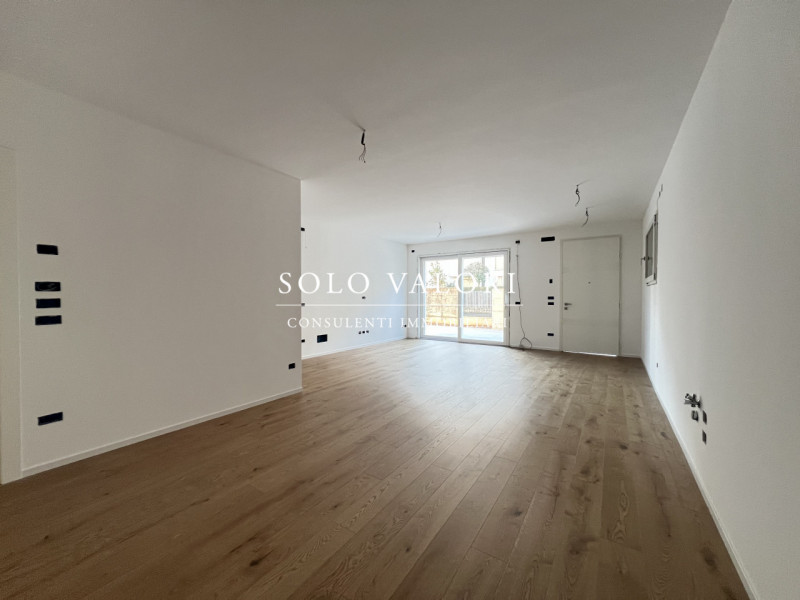 Rif. A861T (per info 338 9387816 Matteo)

Appartamento tricamere di nuova realizzazione situato n...