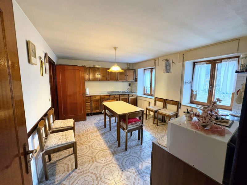 ARSIERO loc. Castana abitazione indipendente € 49.000,00

Trattativa Unica immobiliare via Prà Bo...