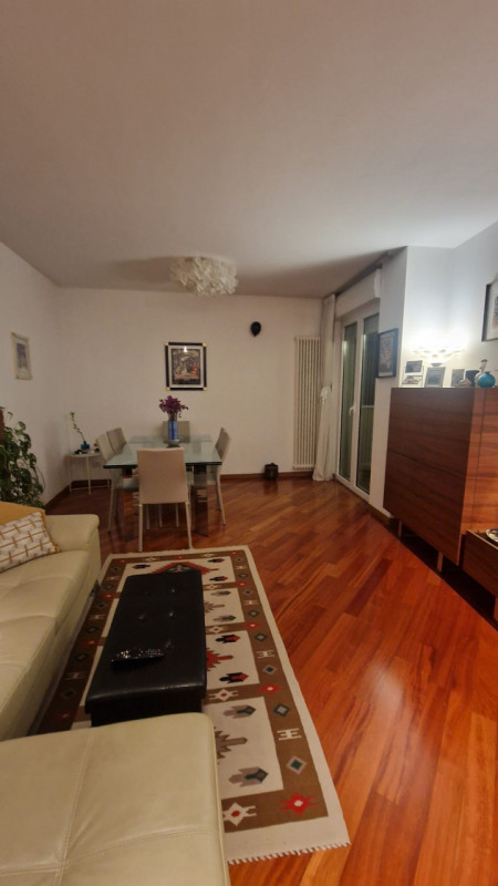 Su palazzo di recente costruzione, al piano quarto con ascensore affittasi signorile tricamere mo...