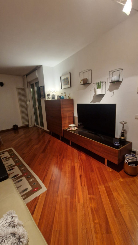 Su palazzo di recente costruzione, al piano quarto con ascensore affittasi signorile tricamere mo...