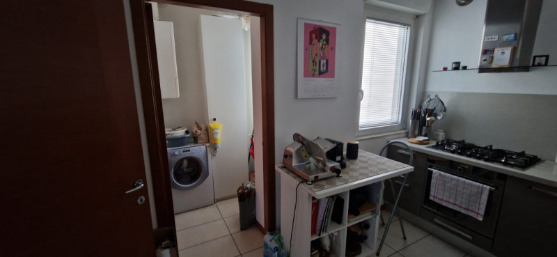 Su palazzo di recente costruzione, al piano quarto con ascensore affittasi signorile tricamere mo...