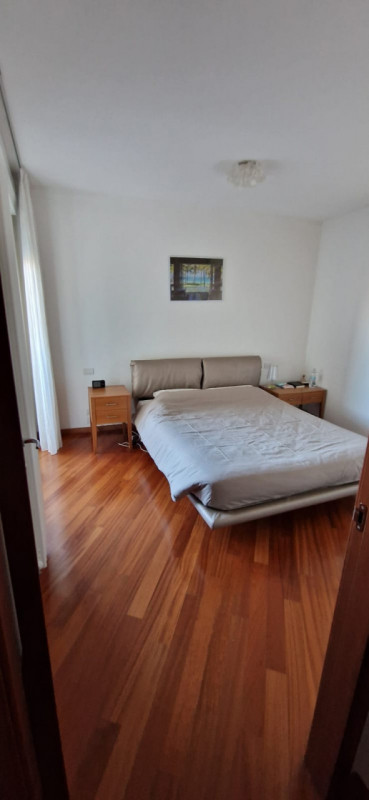 Su palazzo di recente costruzione, al piano quarto con ascensore affittasi signorile tricamere mo...