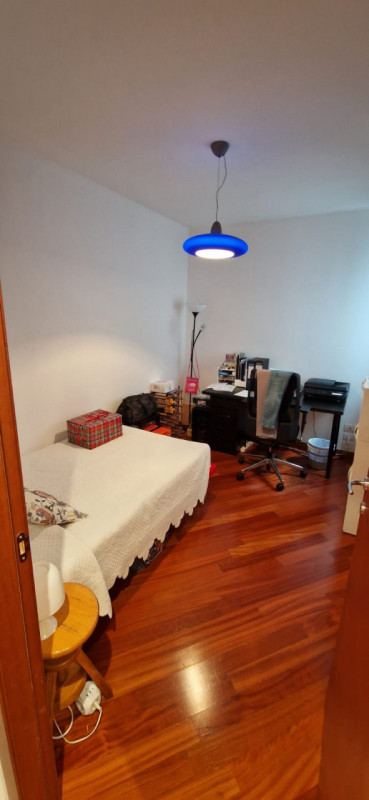 Su palazzo di recente costruzione, al piano quarto con ascensore affittasi signorile tricamere mo...