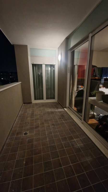 Su palazzo di recente costruzione, al piano quarto con ascensore affittasi signorile tricamere mo...