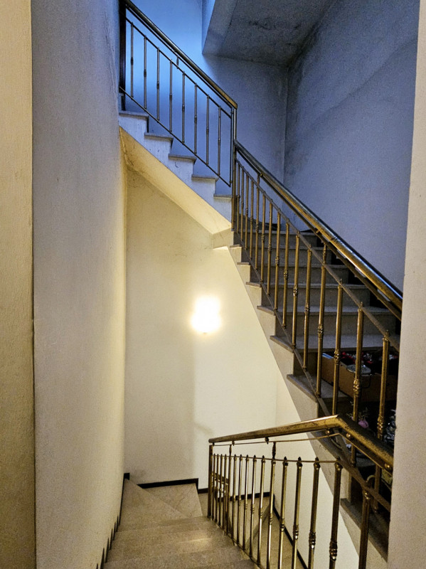 In una bellissima posizione centrale a Treponti, località di Teolo, proponiamo in vendita un eleg...