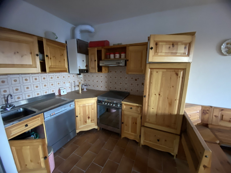 Il Vostro Rifugio Perfetto a Tonezza del Cimone: Appartamento Quadrilocale di Charme

Scoprite l'...