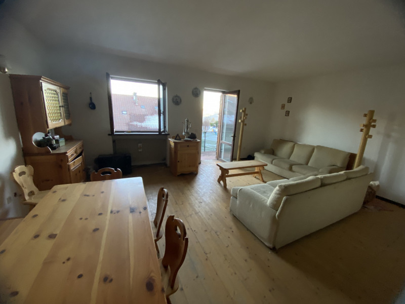 Il Vostro Rifugio Perfetto a Tonezza del Cimone: Appartamento Quadrilocale di Charme

Scoprite l'...