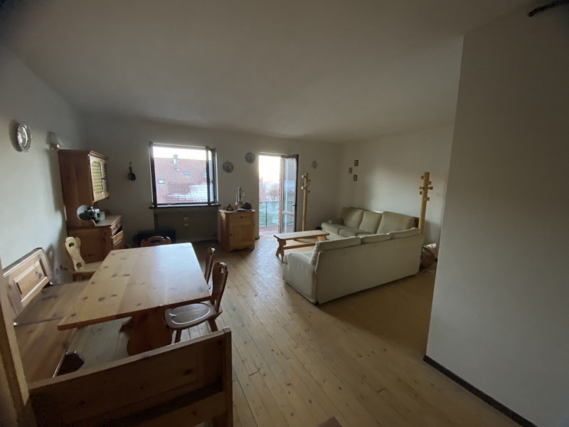 Il Vostro Rifugio Perfetto a Tonezza del Cimone: Appartamento Quadrilocale di Charme

Scoprite l'...