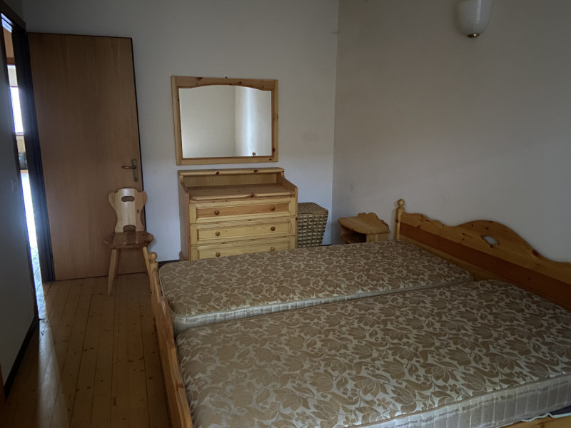 Il Vostro Rifugio Perfetto a Tonezza del Cimone: Appartamento Quadrilocale di Charme

Scoprite l'...