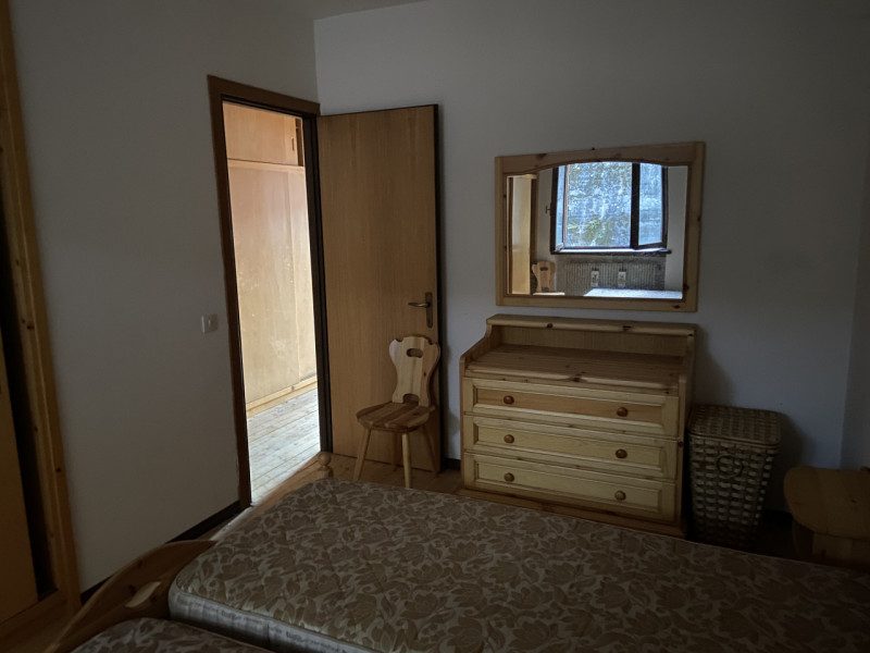 Il Vostro Rifugio Perfetto a Tonezza del Cimone: Appartamento Quadrilocale di Charme

Scoprite l'...