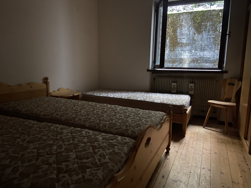 Il Vostro Rifugio Perfetto a Tonezza del Cimone: Appartamento Quadrilocale di Charme

Scoprite l'...