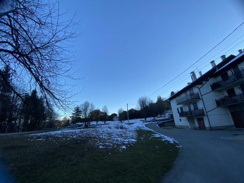 Il Vostro Rifugio Perfetto a Tonezza del Cimone: Appartamento Quadrilocale di Charme

Scoprite l'...