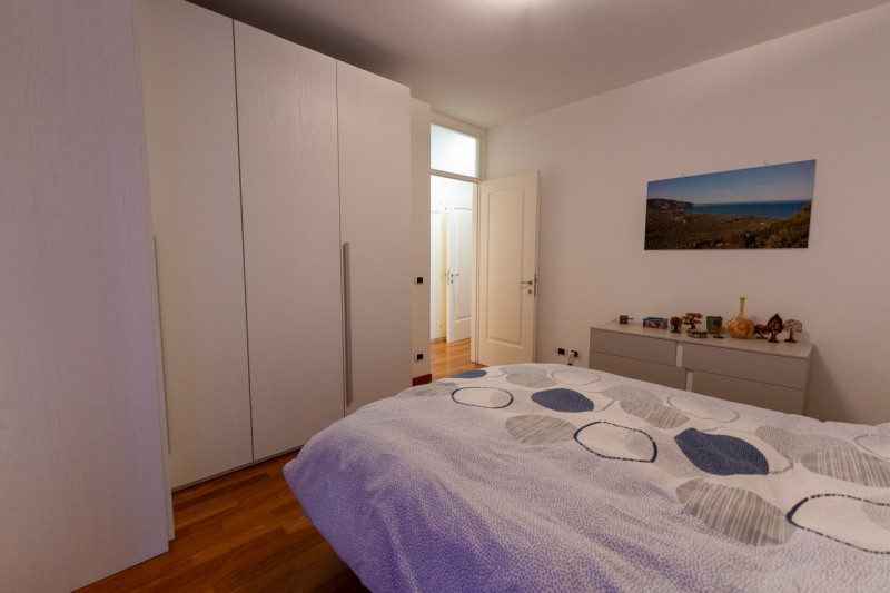 Proponiamo in vendita a Padova, nella tranquilla zona di Brusegana, un elegante appartamento al p...