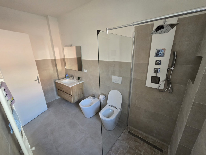 Proponiamo un appartamento bilocale di circa 55 mq situato nella zona più ricercata di Este, idea...