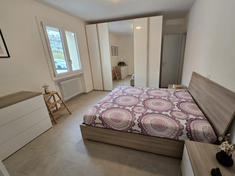 Proponiamo un appartamento bilocale di circa 55 mq situato nella zona più ricercata di Este, idea...