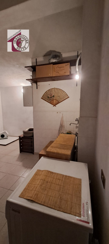 Vendesi PIAZZOLA SUL BRENTA - PRIMA PERIFERIA casa singola degli anni 60, di circa 140 mq. comple...