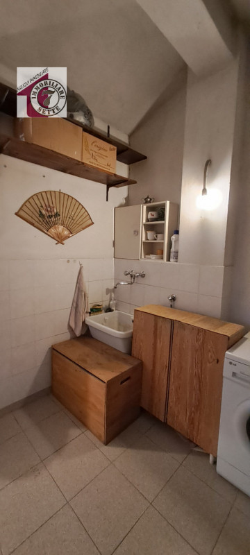 Vendesi PIAZZOLA SUL BRENTA - PRIMA PERIFERIA casa singola degli anni 60, di circa 140 mq. comple...