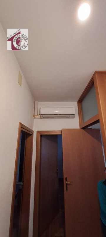 Vendesi PIAZZOLA SUL BRENTA - PRIMA PERIFERIA casa singola degli anni 60, di circa 140 mq. comple...