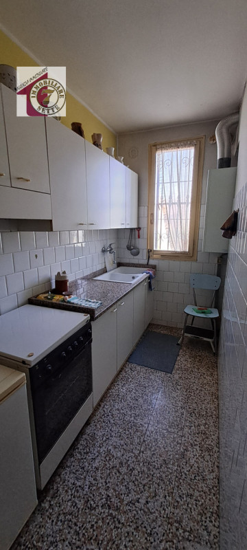 Vendesi MONTA' - PRIMA PERIFERIA appartamento su palazzina di 3 unità degli anni 60, di circa 65 ...