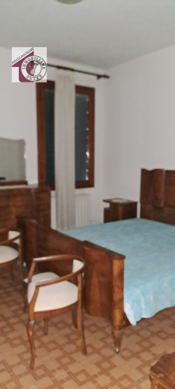 Vendesi MONTA' - PRIMA PERIFERIA appartamento su palazzina di 3 unità degli anni 60, di circa 65 ...