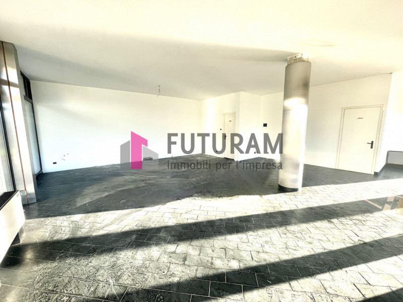 RIF: 113NM - SACCOLONGO (PD) - PER INFO 340 335 8378 - 0444/310220


Propongo in vendita un negoz...