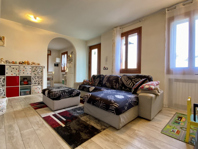 ARCUGNANO. 
In zona Fimon, nella zona pianeggiante, proponiamo in vendita una casa di corte di te...