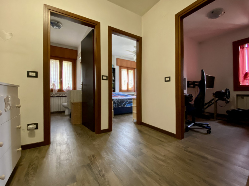 ARCUGNANO. 
In zona Fimon, nella zona pianeggiante, proponiamo in vendita una casa di corte di te...