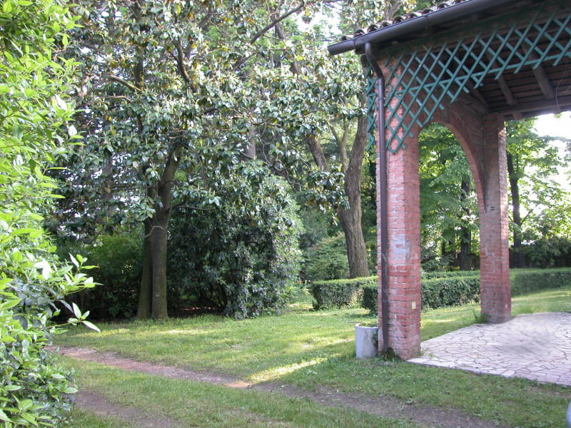 (Per INFO Stefania 3409601861) In vendita esclusiva proponiamo una straordinaria proprietà immers...