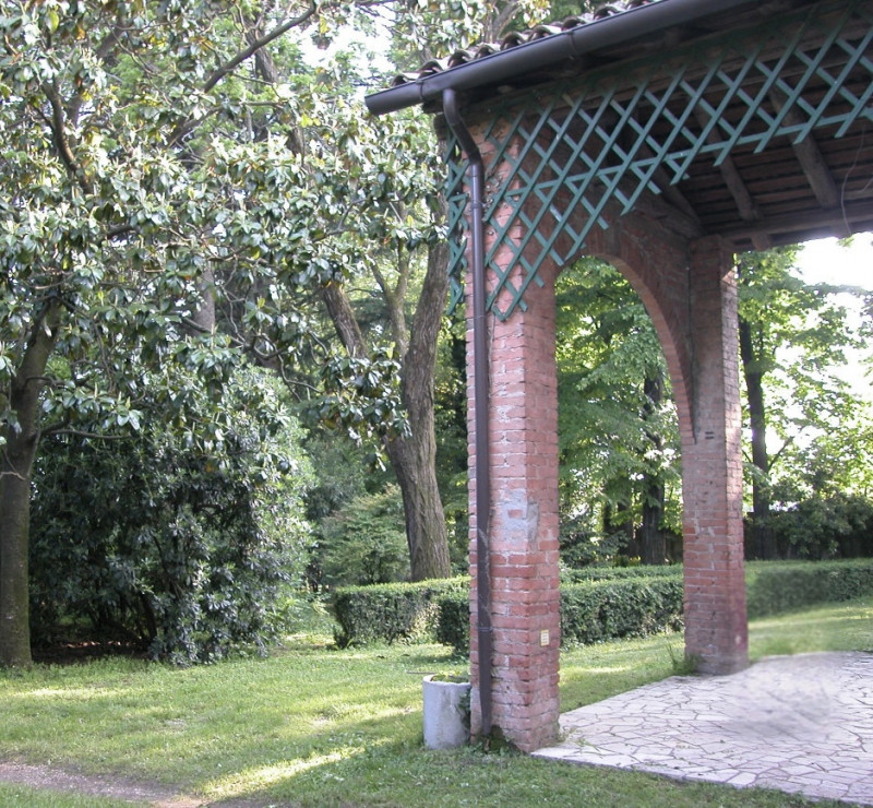 (Per INFO Stefania 3409601861) In vendita esclusiva proponiamo una straordinaria proprietà immers...