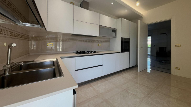 Proponiamo in vendita appartamento con finiture di pregio ad Abano Terme in zona tra San Daniele ...